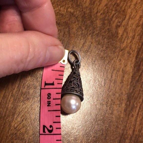 Pretty Rhinestone Faux Pearl Pendant - Picture 5 of 7